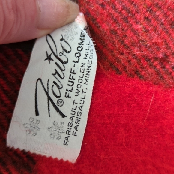 Faribo Vintage red plaid throw  Fluff Loomed square tartan Plaid Stadium blanket - Picture 5 of 9